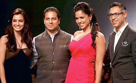 WIFW: Dia Mirza, Sameera Reddy cheer for Shantanu-Nikhil